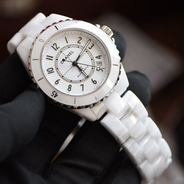 BV厂香奈儿女士复刻手表新款背透J12系列H5705腕表